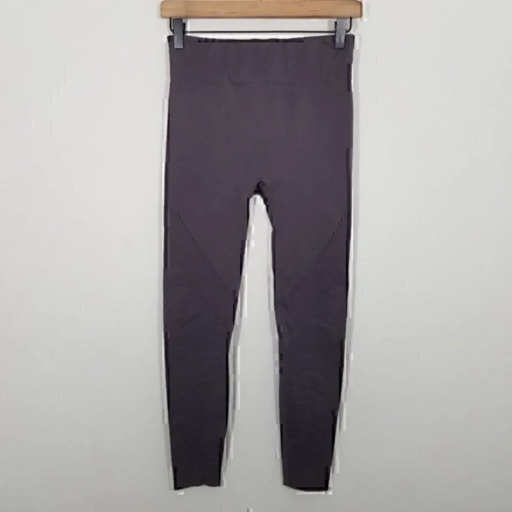 Fabletics Mesh Legging Size M - Picture 1 of 5